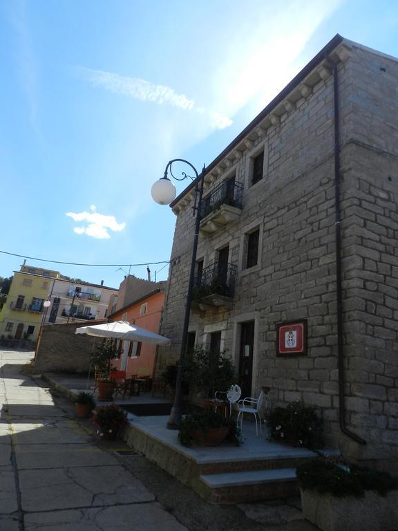 Hotel La Casa Di Babbai Nuchis Esterno foto