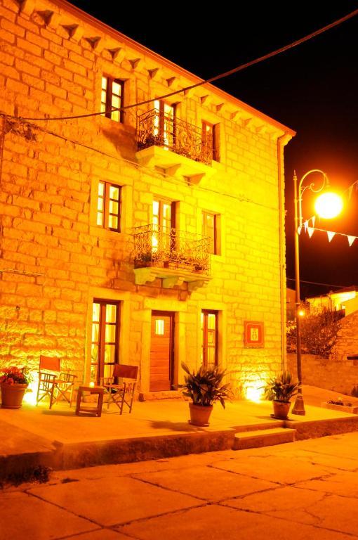 Hotel La Casa Di Babbai Nuchis Esterno foto